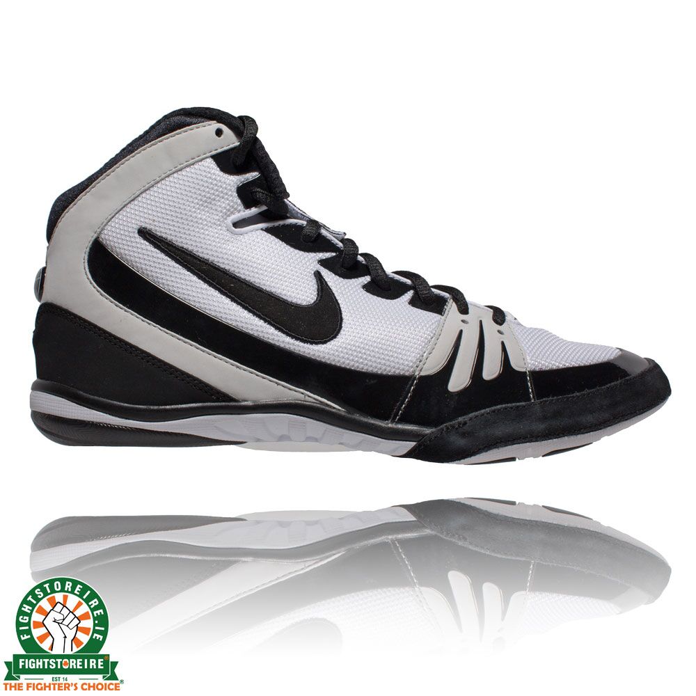 Black and white wrestling shoes online